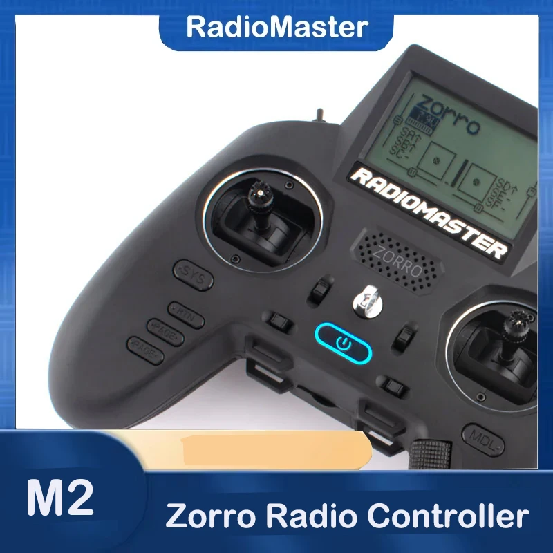 Radiocommande RadioMaster Zorro ELRS 2.4GHz en main, illustrant sa taille réduite et son poids plume de 350g.