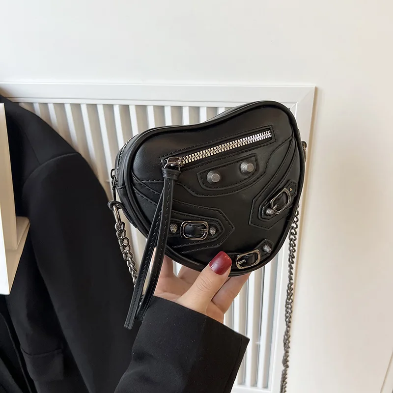 

2023 New Cool Punk Style Women Fashion Heart-shaped Bag Pu Leather Crossbody Bag For Women High Quality Chain Shoulder Bags