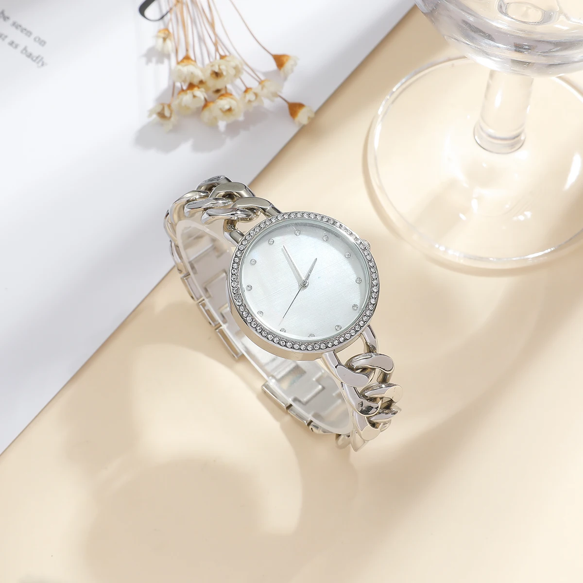 Fashion Simple Diamond Dial Chain Steel Belt Quartz Bracelet Watch women watches electronic watch