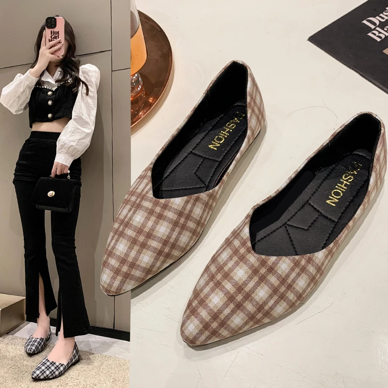 

2023 Simple Flat Shoes Women Comfortable Latex Insole Casual Shoes Candy Colors Pointed Single Shoes