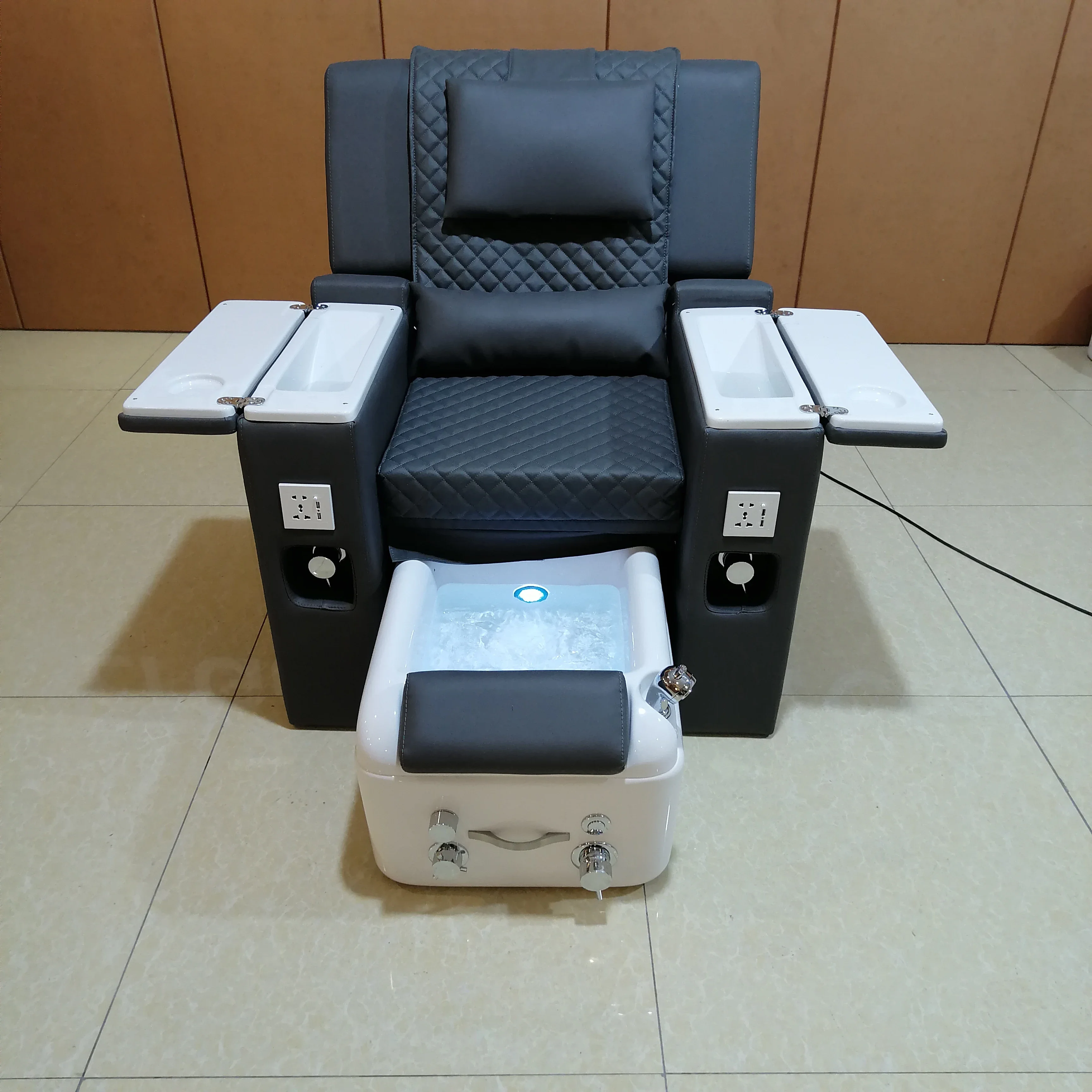 Modern Salon Furniture Pedicure Spa Massage Chair For Nail Salon Black Spa Pedicure Chair Luxury No Plumbing