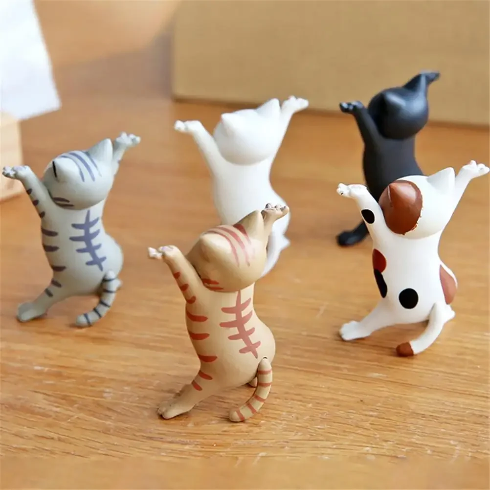 Office Supplies Set Kawaii Cats Pen Holder Funny Cat Doll Ornaments Plastic Crafts Earphone Support for Room Office Desk Home Decoration Accessories