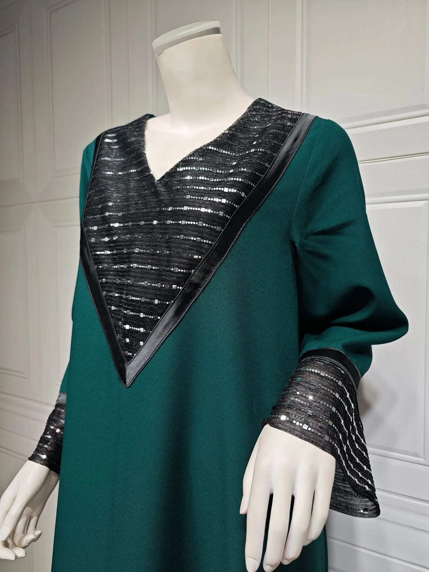 Fashion Sequins Black Mesh Patchwork Dubai Abaya Elegant Casual Full Sleeve V-Neck Long Dress Women Muslim Hijab Dress
