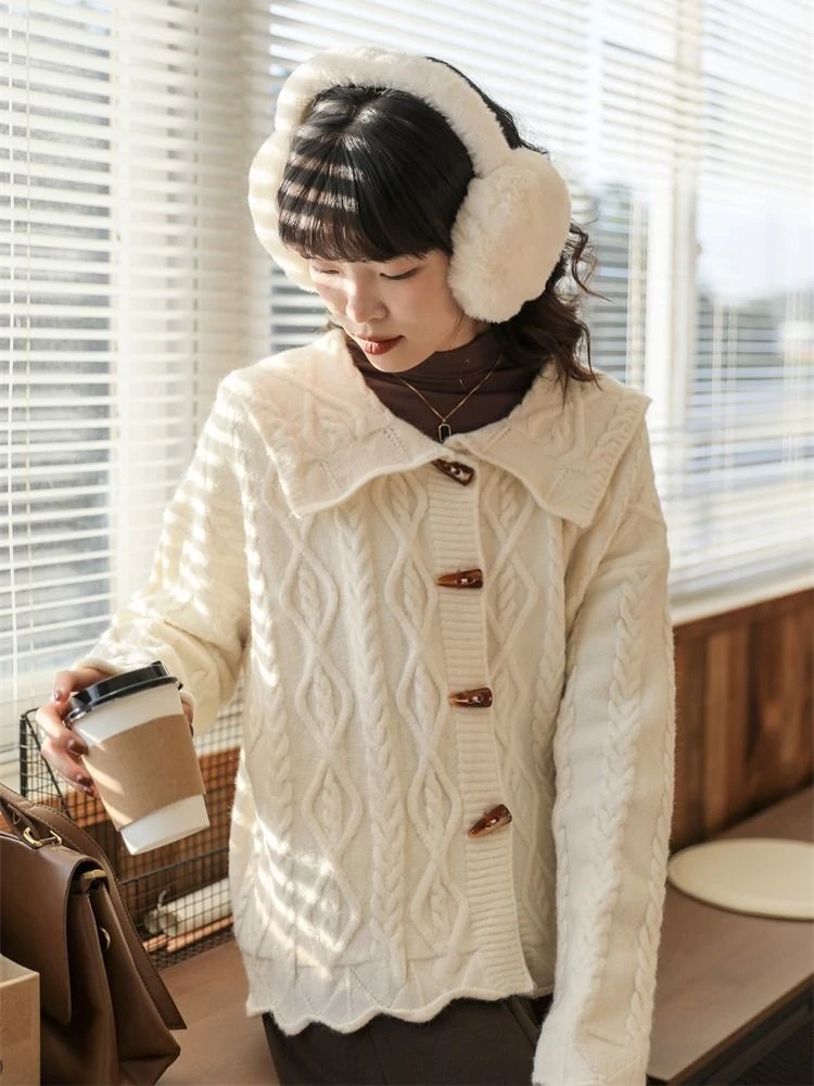 

Retro Lapel Horn Buckle Christmas Sweater Solid Color Twist Knitwears Cardigan Jacket Women Korean Fashion Pull Femme Hiver 2024