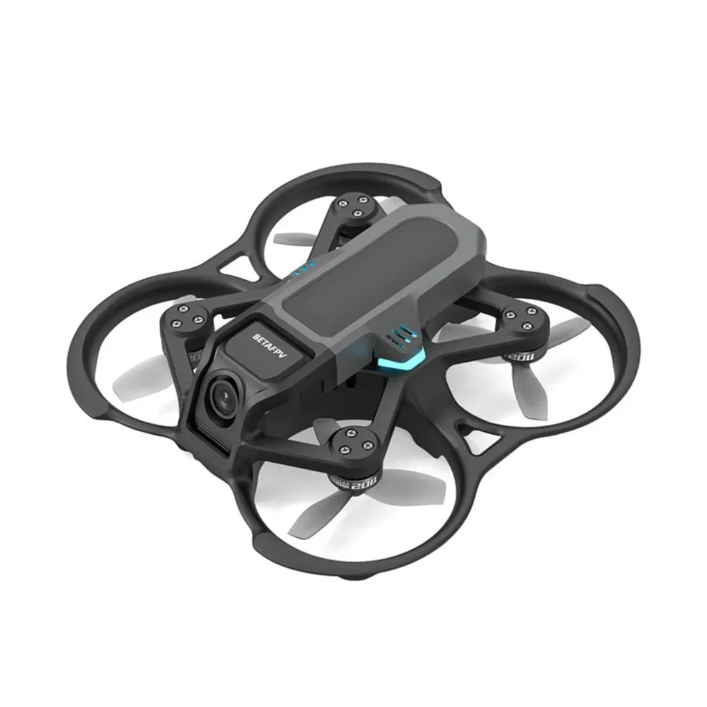 Drone FPV Aquila16 sans balais pour enfant débutant en vol stationnaire, avec un paysage verdoyant en arrière-plan