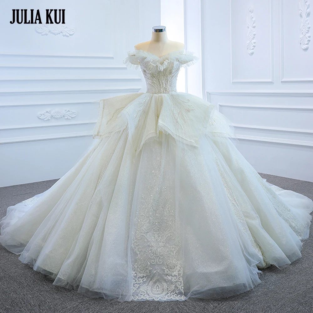 

Julia Kui Graceful Embroidery Appliques Ball Gown Wedding Dress Tiered Sweetheart Beading Pearls Bridal Skirts