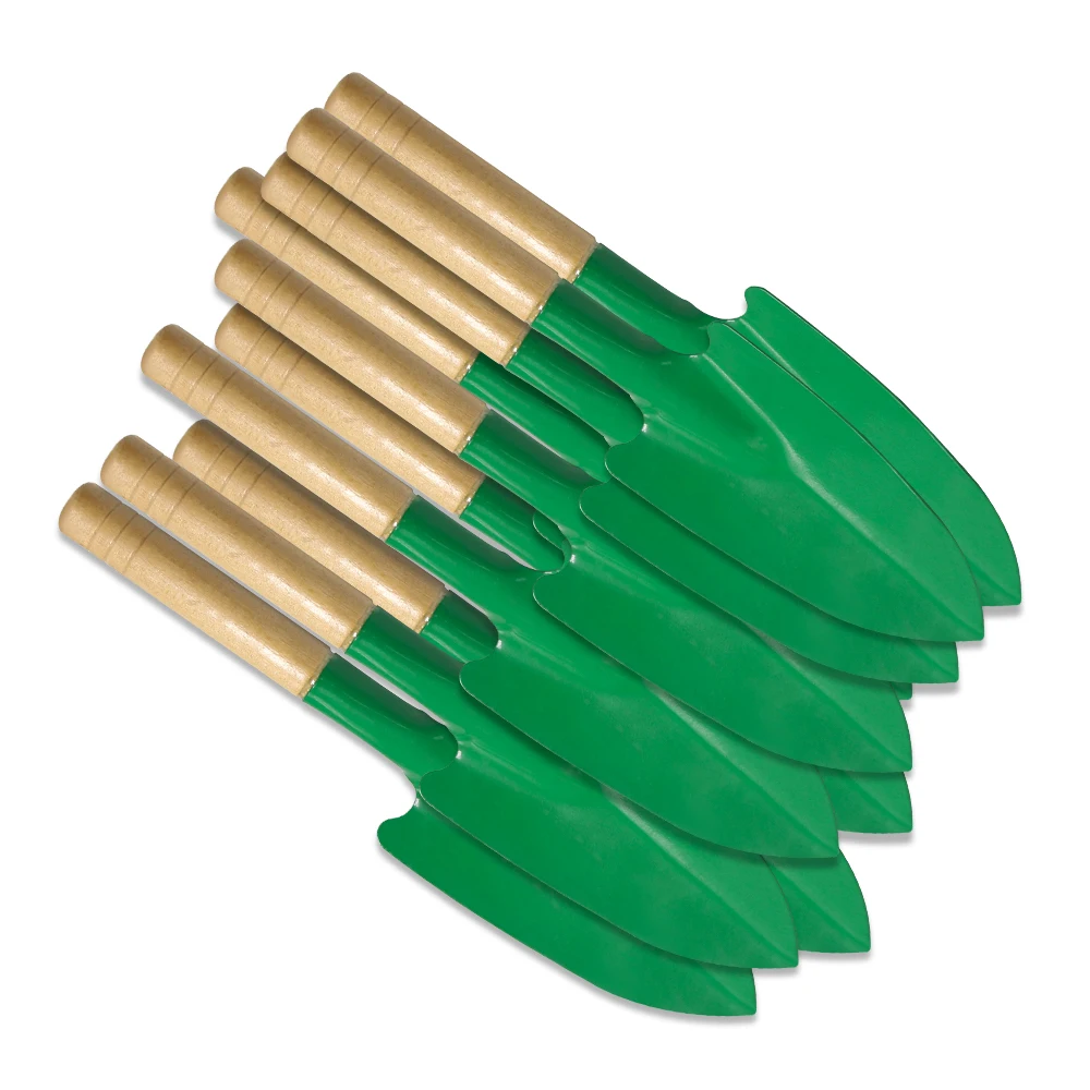 Garden shovel with wooden handle for garden dredging
