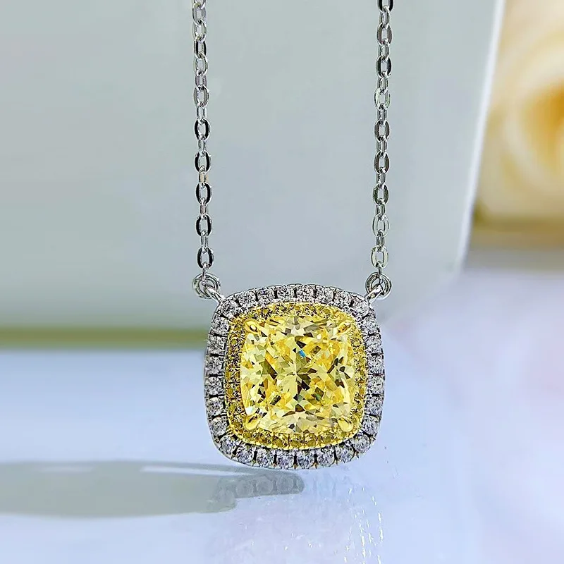 

S925 Silver Yellow Diamond 8 * 8 Fat Square High Carbon Diamond Electric Split Gold Necklace Luxury Micro Set Pendant Wholesale