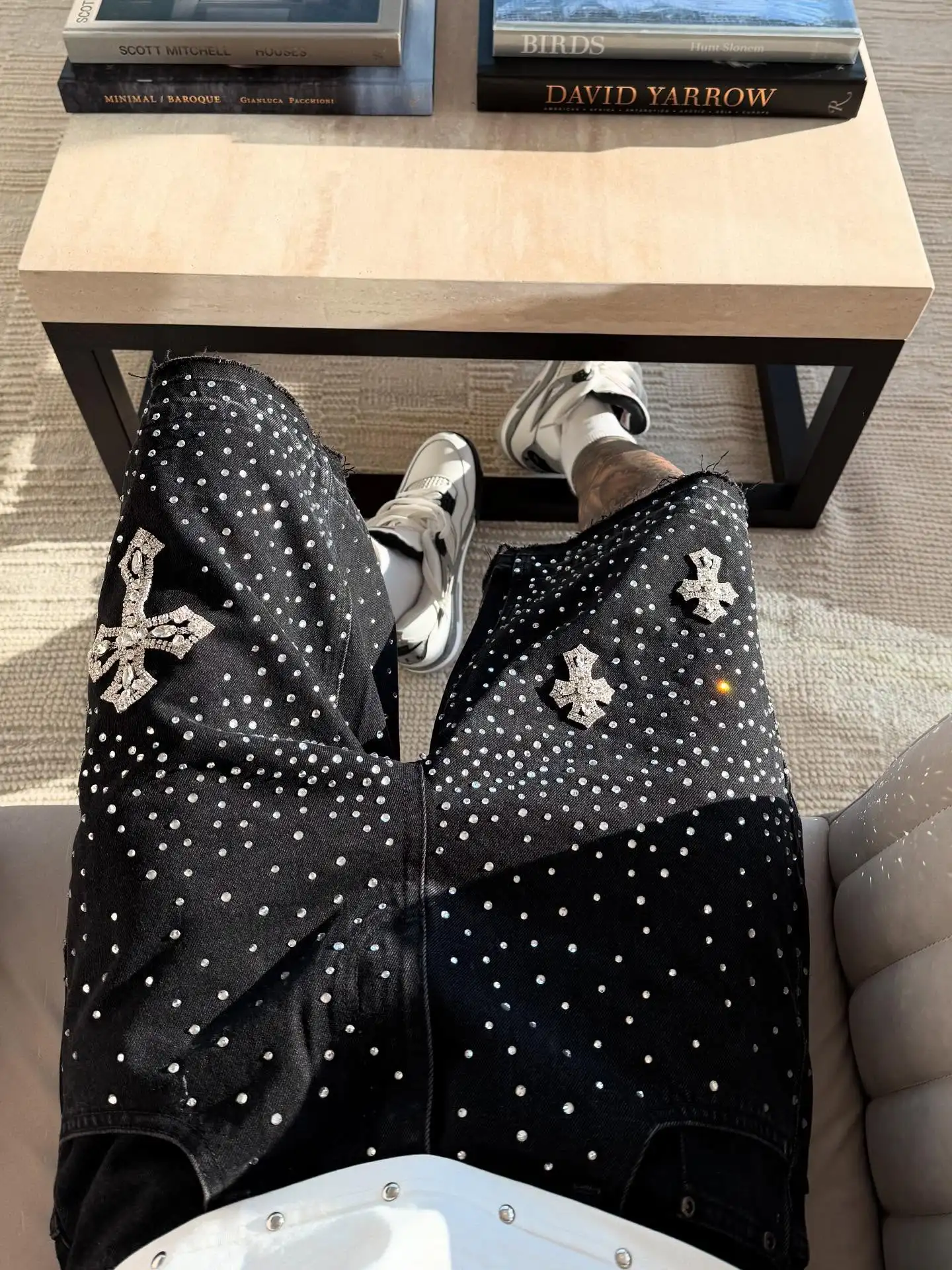 クロス刺繍 ストリート y2k ショートパンツ ペイント加工ラッパー UK US Gothic Rhinestone Cross Embroidery Viral Denim Jorts Y2K