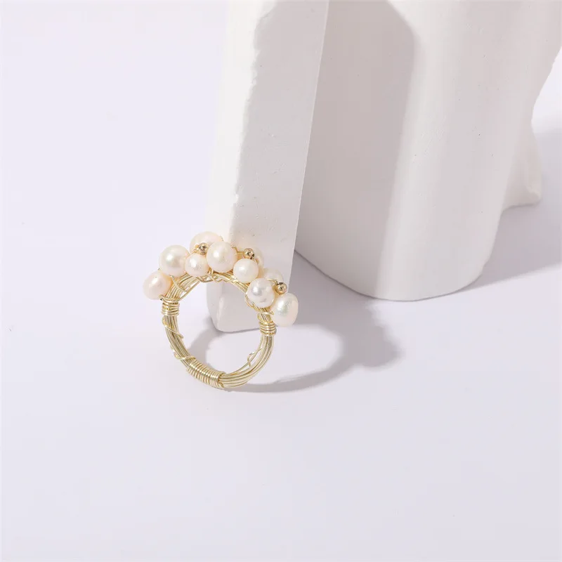 

2022 New Fashion Women Elegant Baroque Pearls Hand Knitted Copper Wire Finger Ring Women Sexy Freshwater Pearls Copper Wire Ring
