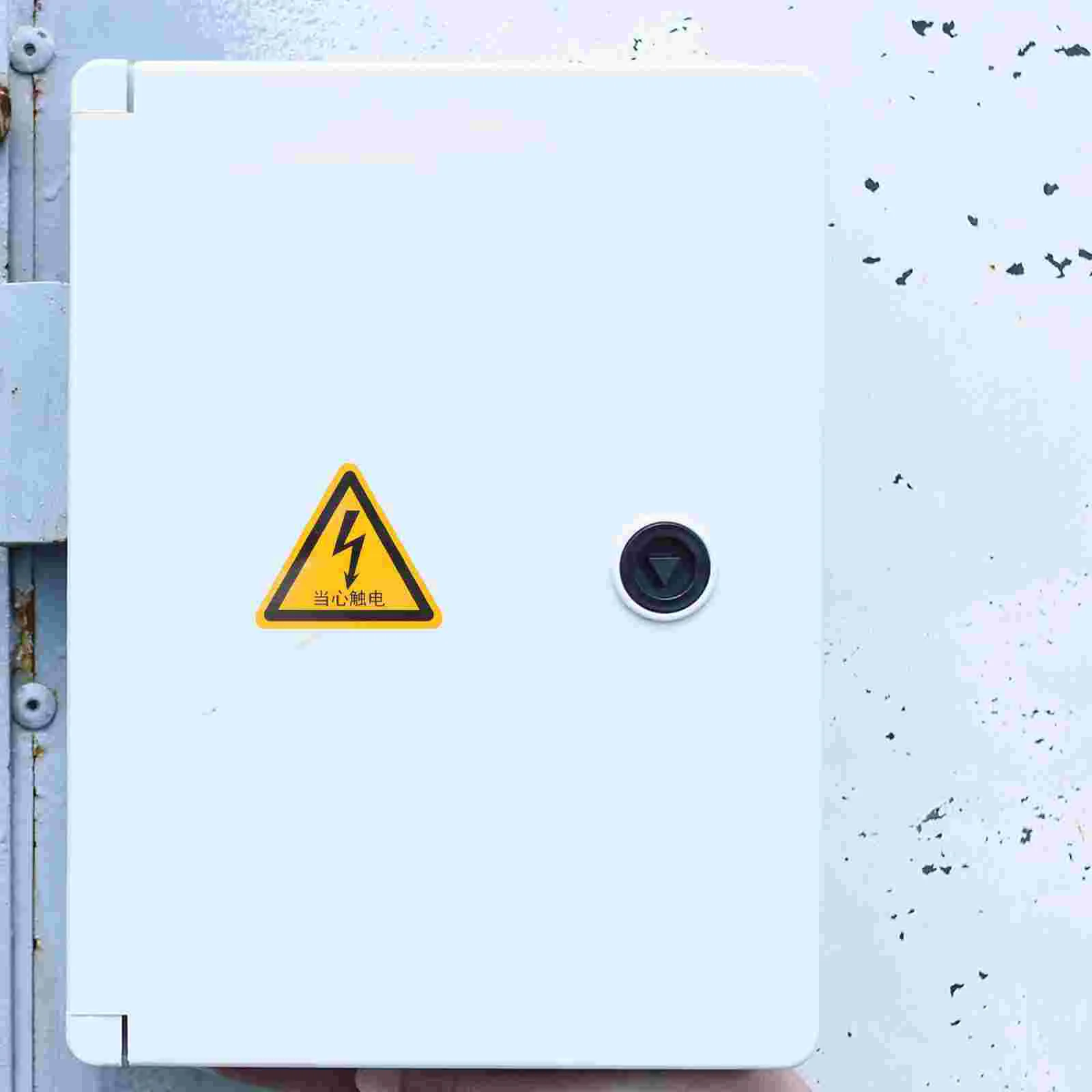 Рисунок 5 - защитные треугольные наклейки на