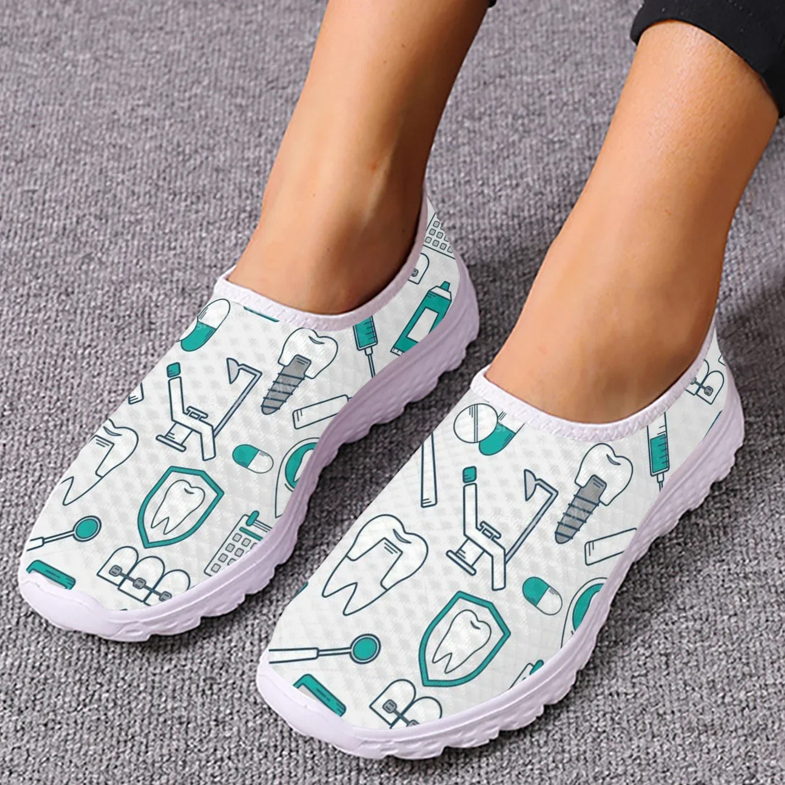 Dentist Shoes Women's Flats Cartoon Dental Nurse Print Breath Mesh Comfort Sneakers For Ladies Girls Summer Loafers