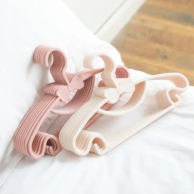 Porte-vêtements en plastique pour bébé, 5/10/20 pièces, Portable, affichage de serviettes, écharpes, cintres coupe-vent pour enfants, cintre, organisateur de vêtements 1