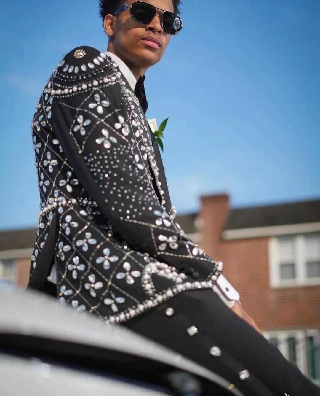 Luxury Men's Suits Tailored 2 Pieces Blazer Pants One Button Peaked Lapel Pearls Beads Diamonds Crystals Made Plus Size