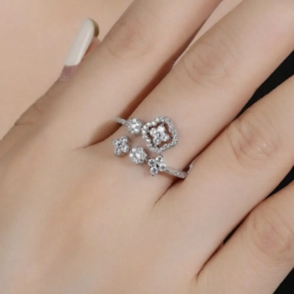 Elegant Four Leaf Flower Zirconia Inlaid Ring for Women 2025 New Fashion Single Rings Wedding Jewelry Daily Wear