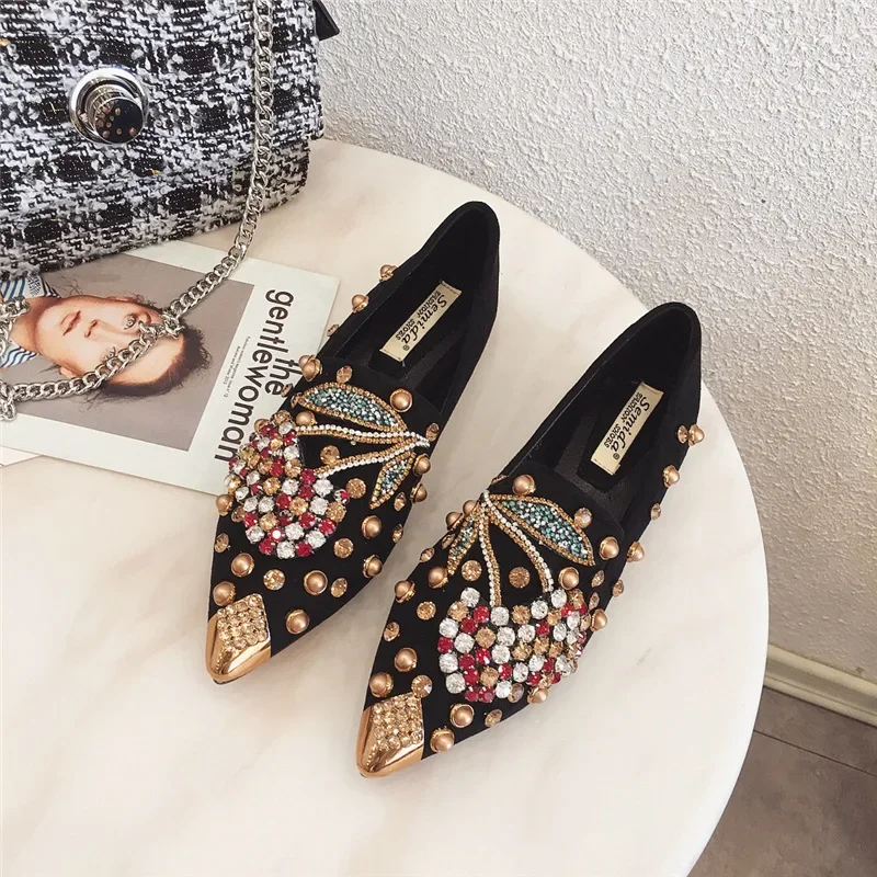 New 2025 Pointed Toe Women Flat Rhinestones Loafers Autumn Rivets