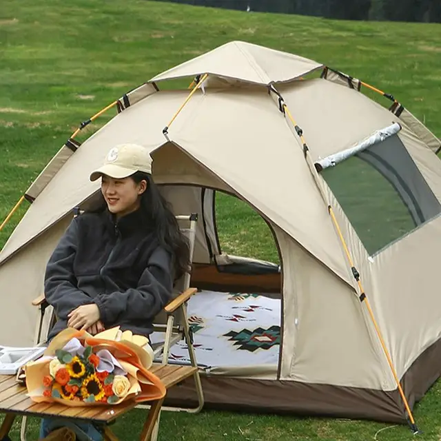 Pop Up Tent 2