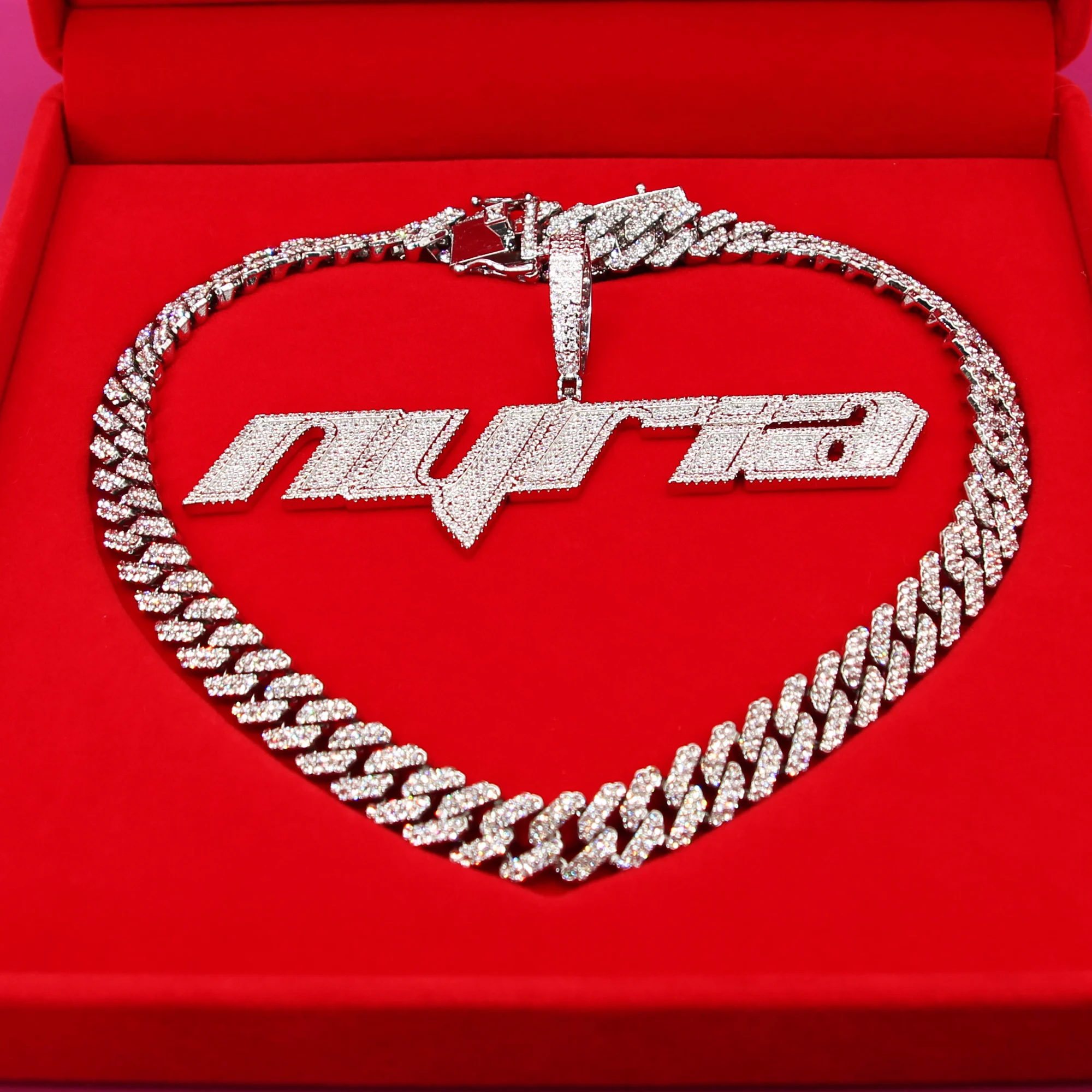 Personalized Name Pendant Necklace Sparkling Custom Your Any Letters Necklace Customize Nameplate with Cuban Link Chain Hip Hop