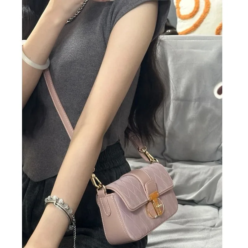 2024 New Arrival Fashion Women's Small Crossbody Bag Small Bags Hor High Quality Female Sweet Shoulder Bag