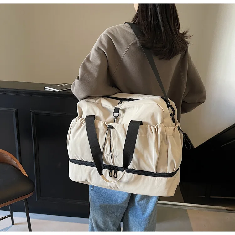 Large Travel Bag - Spacious, Lightweight & Durable. with Adjustable Strap & Pockets. Perfect for Travel & Commute Сумка Женская