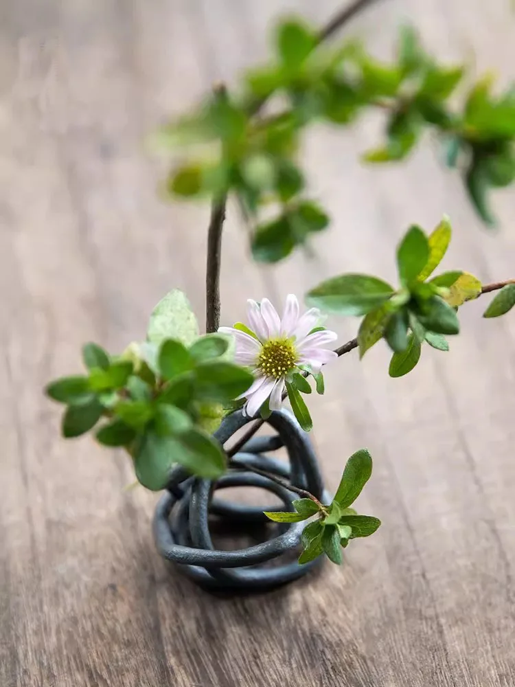 Japanese Ikebana Flower Pot Art Tool Deformable Kenzan Floral Vase Fixture Base