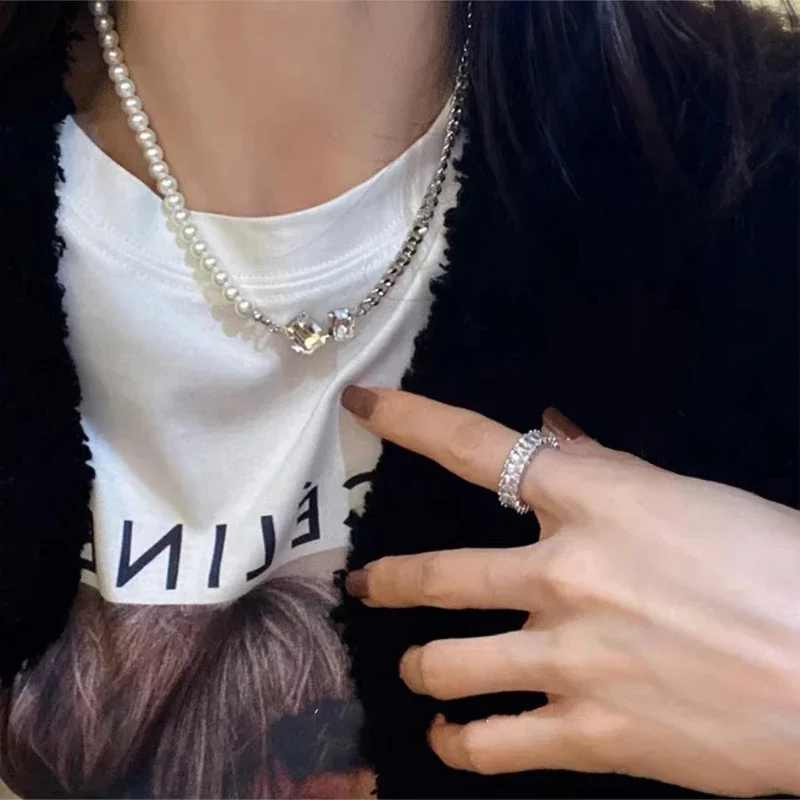 Hot Geometric Designer Simple Box Artificial Pearl Necklace 2023 New Female INS Cold Wind Zircon Mosaic Clavicle Chain Accessory