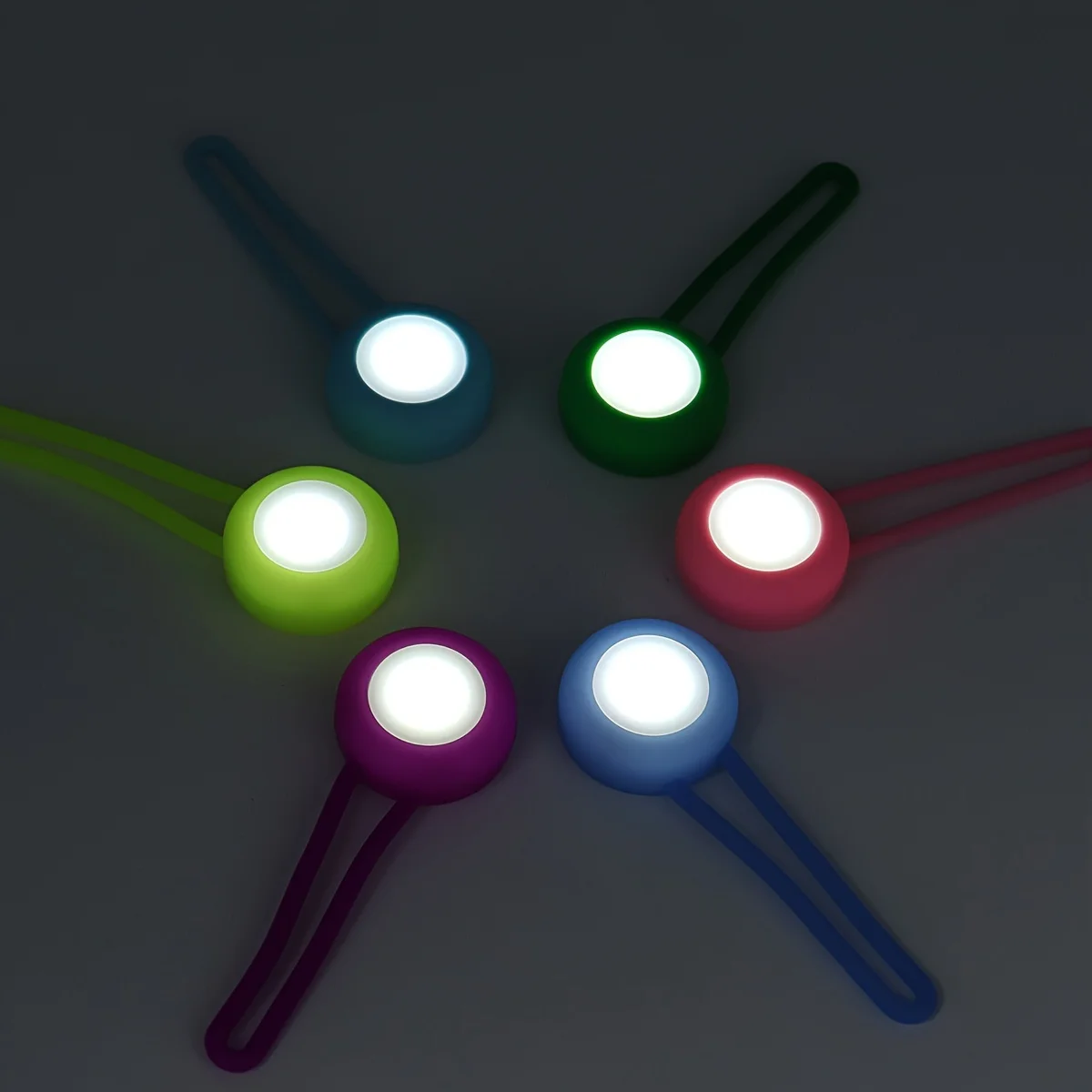 Silicone Pet LED Pendant Light For Dogs & Cats-Night Safety Flashing Round Tag, Replaceable Battery, Long-lasting Glow