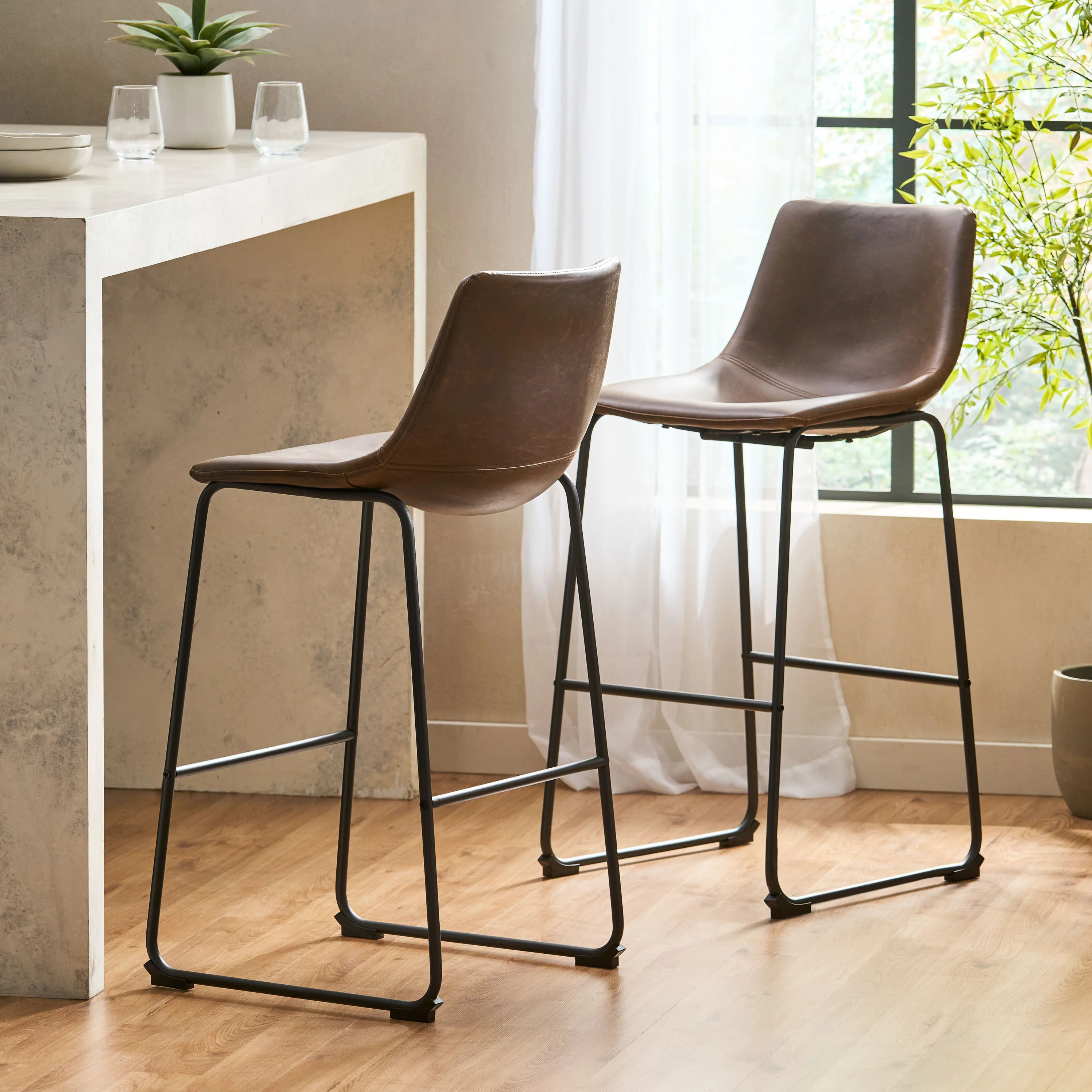Two-piece，30-Inch Cedric Faux Leather Bar Stool in Vintage Brown