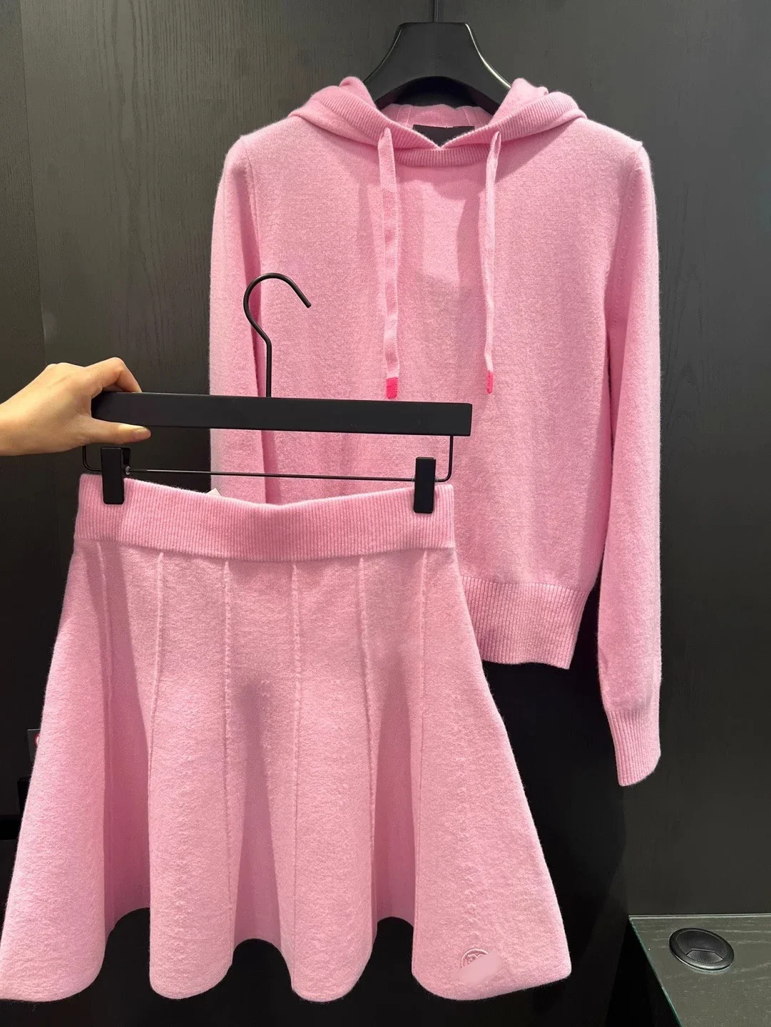 

Autumn and Winter New Golf Women's Set Knitted Versatile Hooded Top Fashion Slim Fit Hundred pleats Half skirt
