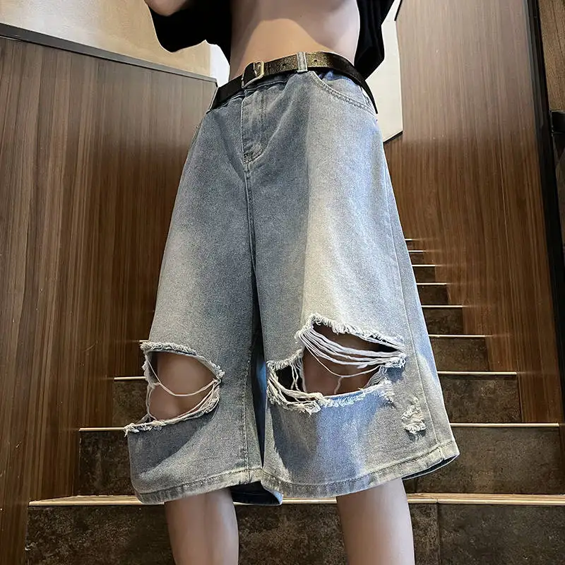 

2024 Summer Men's Vintage Fashion Hiphop Hole Denim Shorts Male Wide Leg Five-Point Pants Men Loose Jeans Short Pants F14