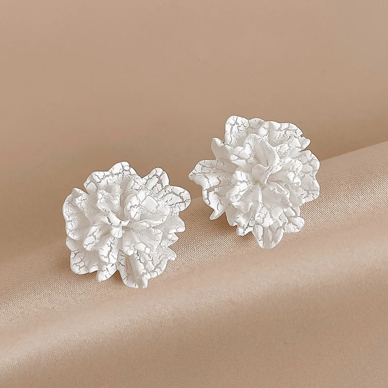 Elegant White Big Flower Stud Earrings for Women Acrylic Blooming Cracks Petals Earrings Trendy Wedding Party Jewelry Gift