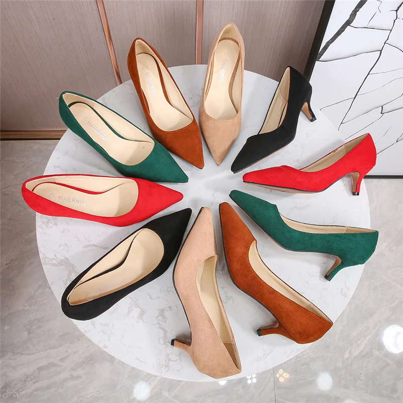 Chaussures femme chic pour bureau et occasions spéciales