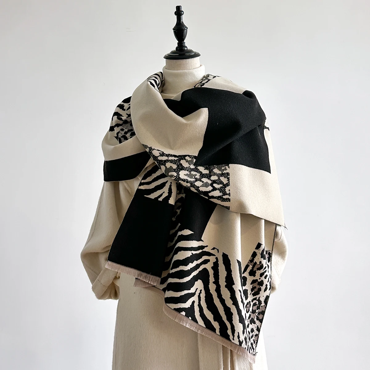 New Brand Elegance Two-Sided Leopard Print Scarf Soft Warm Fringe Pashmina Shawl Autumn and Winter Coldproof Windproof Blanket