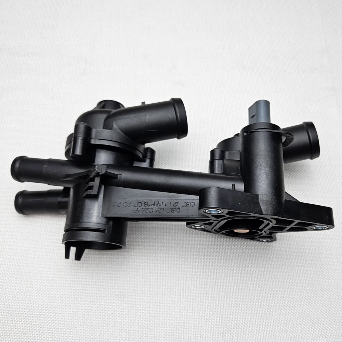 Engine Coolant Thermostat 03C121111AM,03C121111AK,03C121026AR For AUDI A1,A3,VW EOS,Golf,Jetta,Passat,SciroccoTiguan1.4/1.6 1.4T engine coolant thermostat