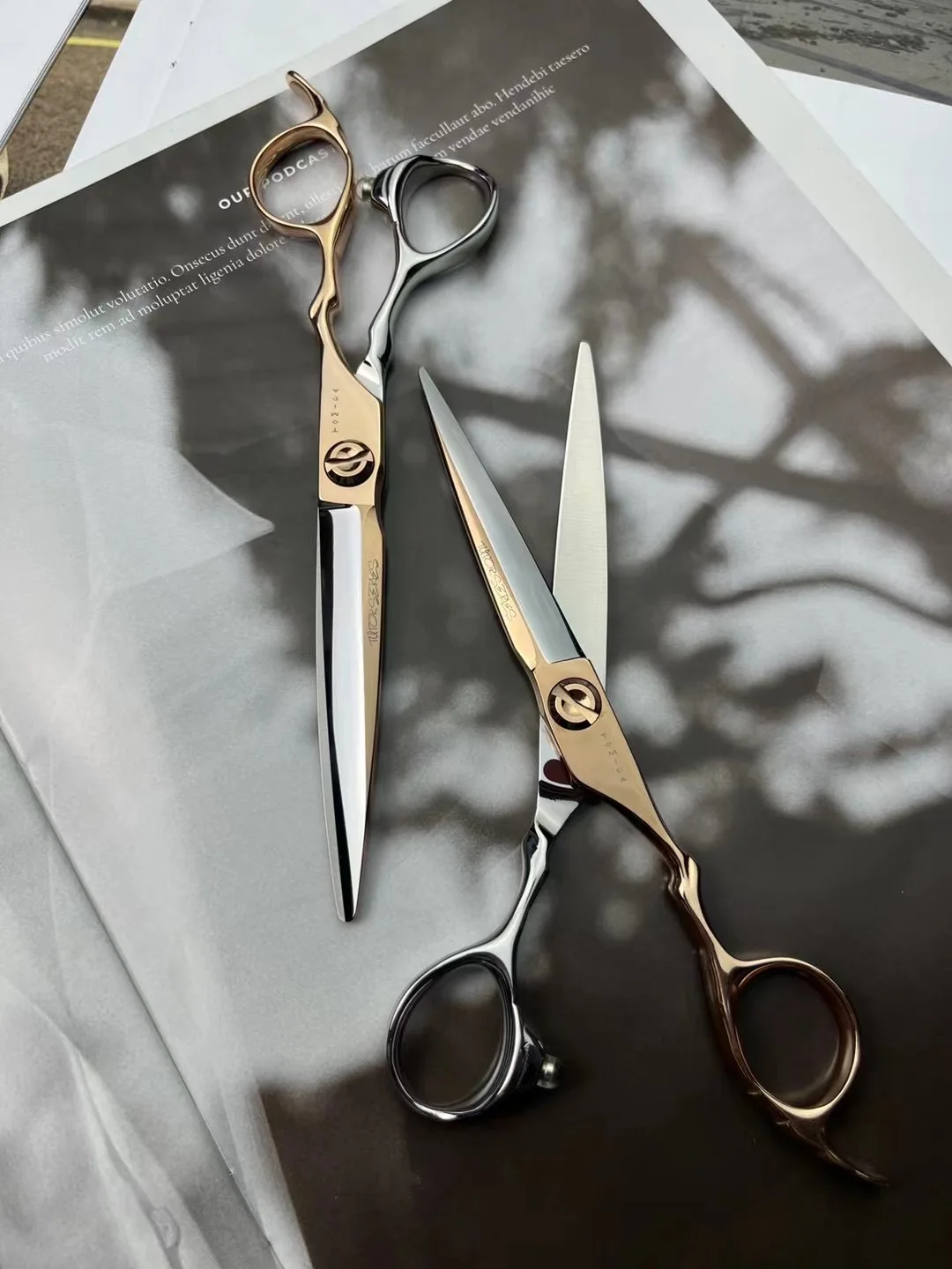 Description Picture 2 of itemTaiwan TOMIDA Comprehensive Barber Flat Scissors Gold Scissors Hairdressers Special Non-trace Thinning Teeth Scissors