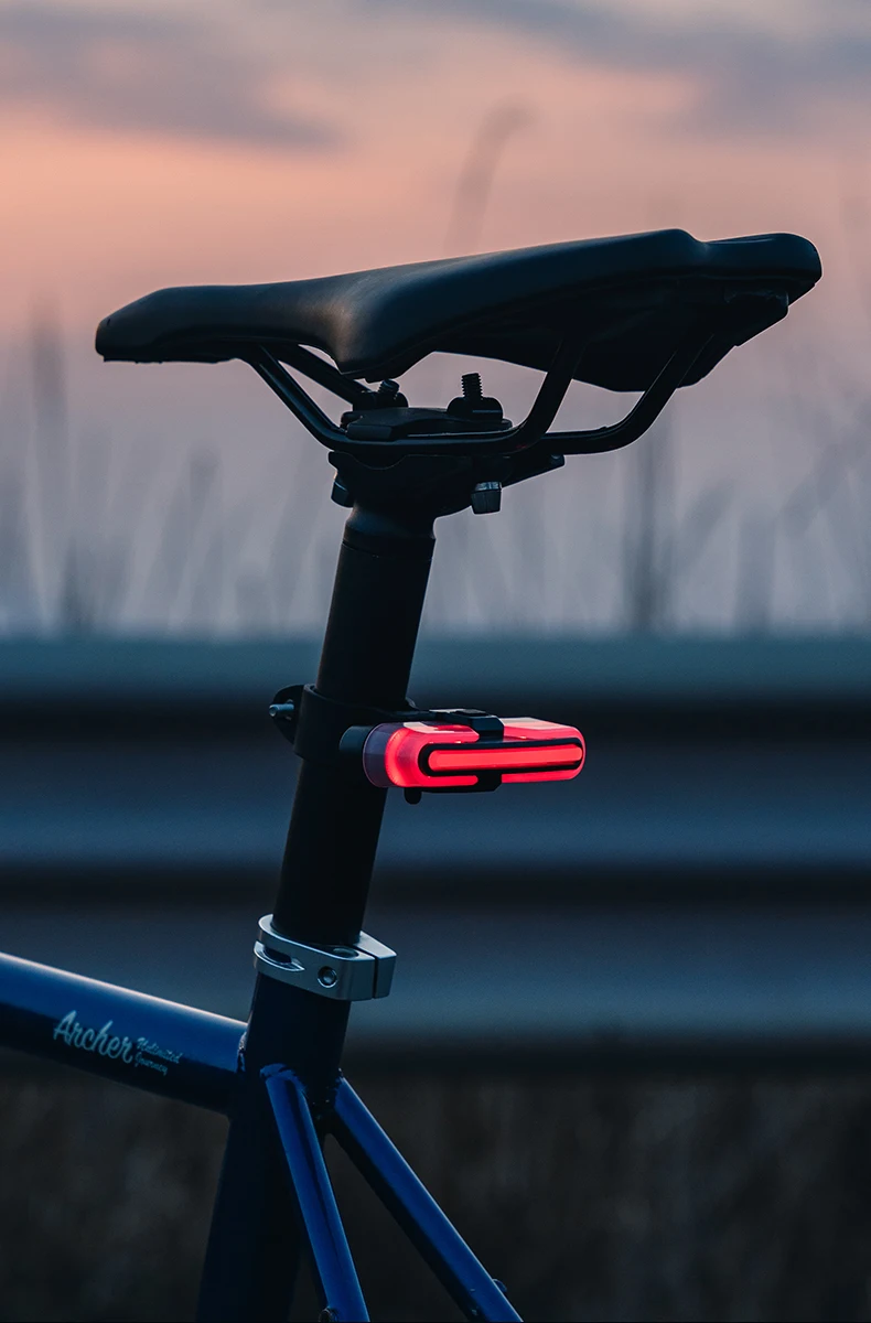 Kickstarter: Magnetische Fahrradlichter mit Blinker laden drahtlos