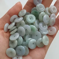 DDP 20 pièces 12,5 mm Perles de jade birman naturel de type A non traité vert glacial et blanc en forme de boucle de sécurité 1