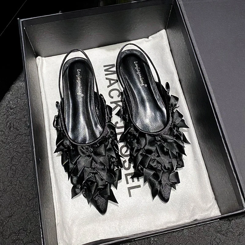 

Сандалии с закрытым носком, туфли на низком каблуке с ремешком, новинка 2024, Женская Модная шелковая обувь большого размера с ремешком и бантом для девушек