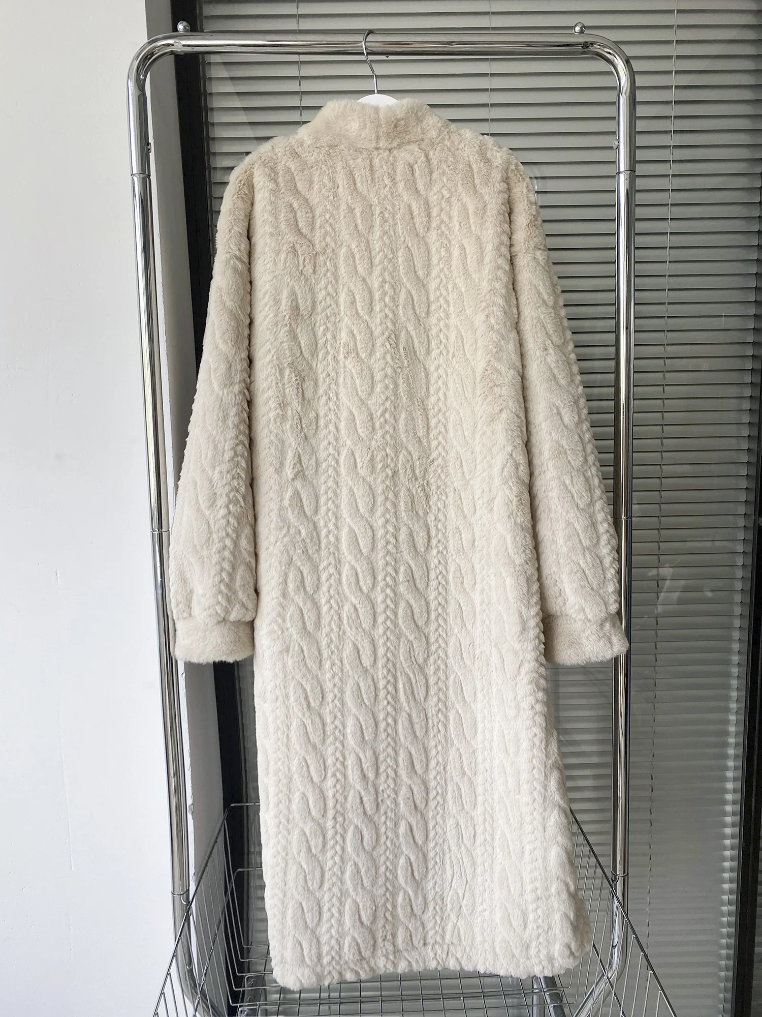 Winter Thick Warm Female Long Loose Coats Plus Size Button Fly Vintage Women's Faux Fur Outerwear Ladies X-long Dobby Fur Jacket