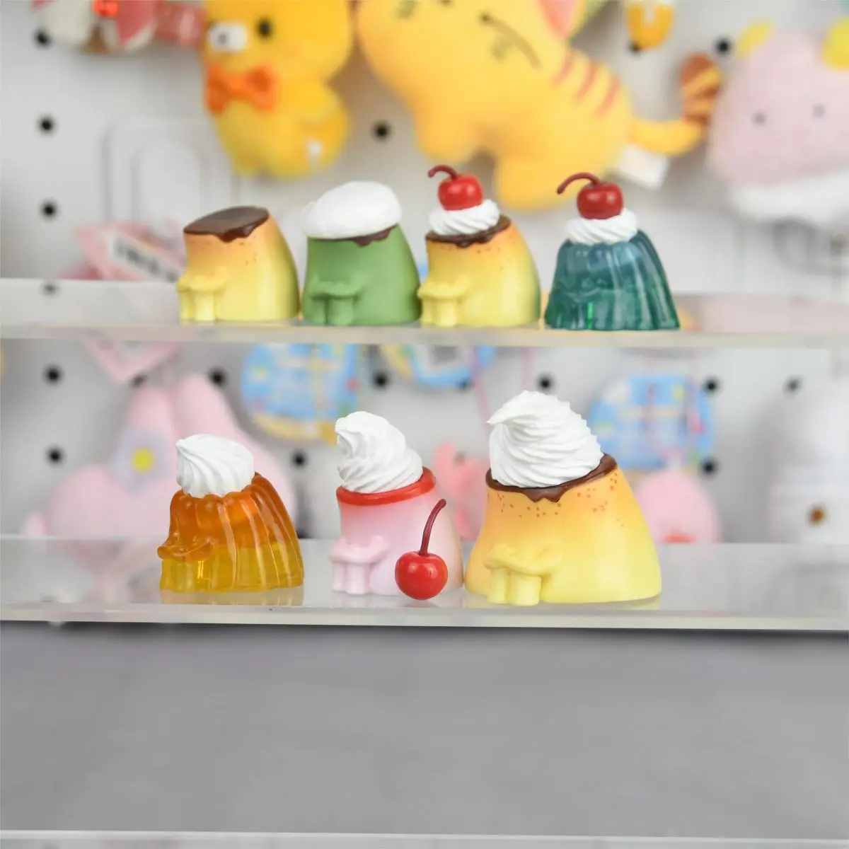 Original gashapon toys Machiboke Hard pudding at a coffee