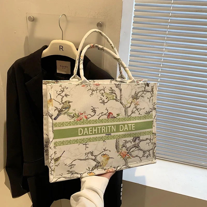 High-Grade Embroidery Canvas Women's 2024 New Portable Commuter Large Capacity Office Worker Shoulder Tote Bag