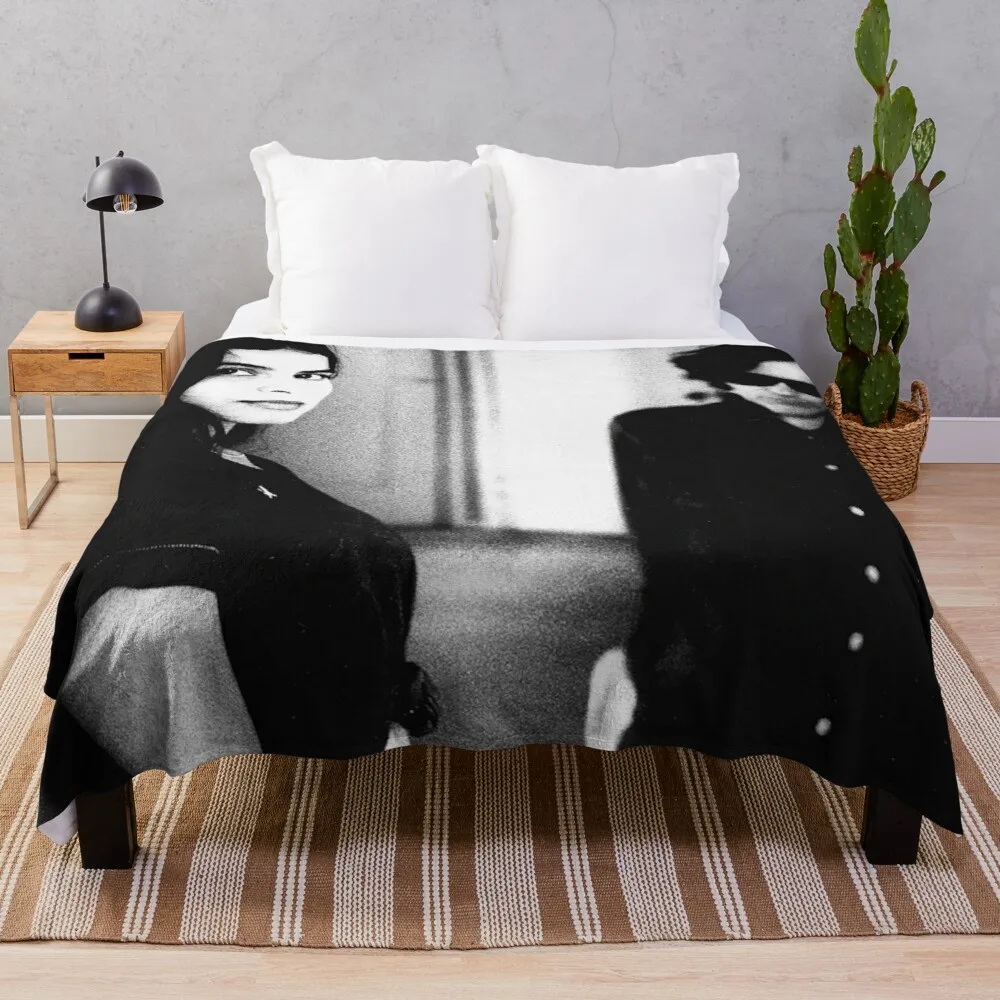 

Mazzy Star Black and White Throw Blanket Soft Blanket Fluffy Shaggy Warm Bed Fashionable Summer Bedding Blankets
