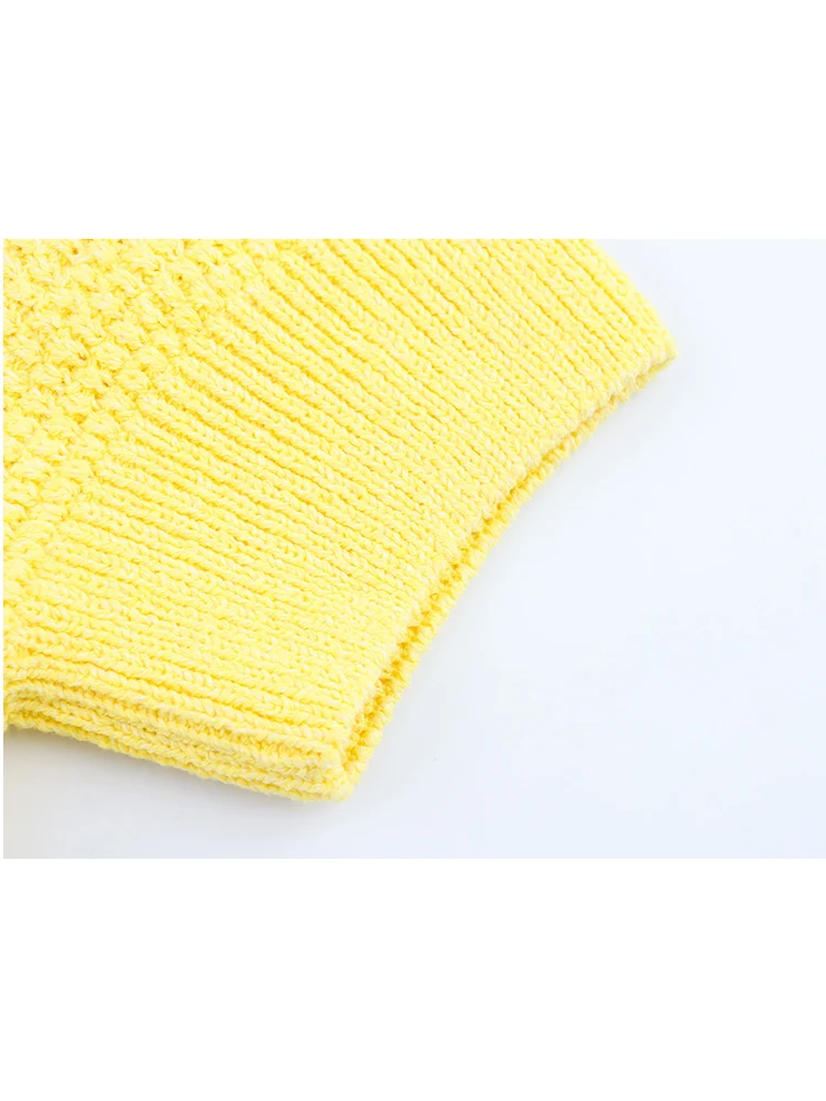 TFMLN Short Sleeve Sweater For Women Chic Star Shaped Button Decoration Knit Top Casual Streetwear Fashion Solid Knitwear Tops