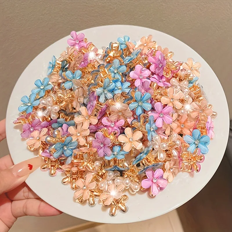 10 Stück kleine dekorative Blumenclips aus Legierung für die Stirnseite, die Pony und Prinzessinnenfrisuren. – Detail 10