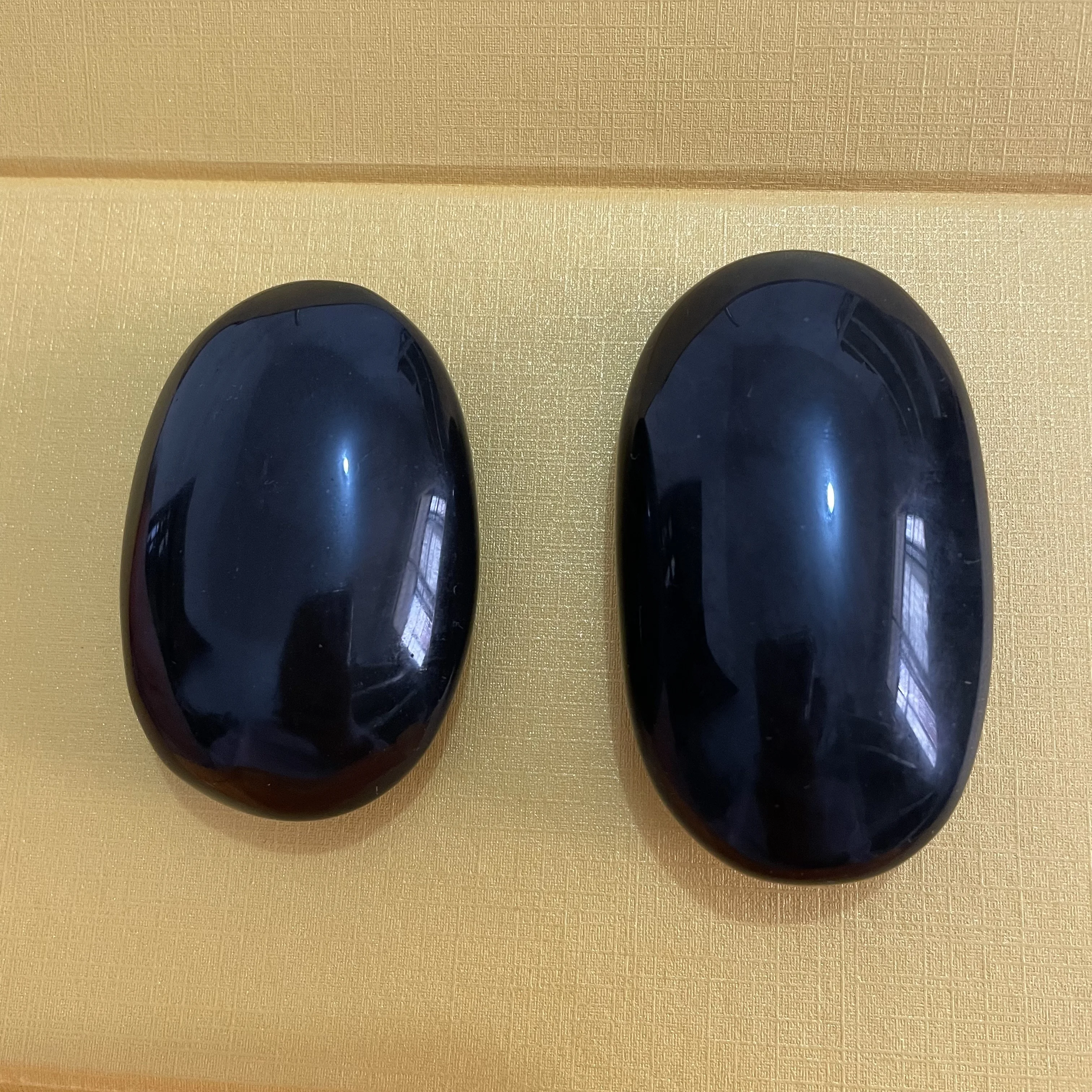 

120G High quality 100% Natural obsidian palm play palm palmstone palm stones plaything healing crystals and home decoration 1pcs