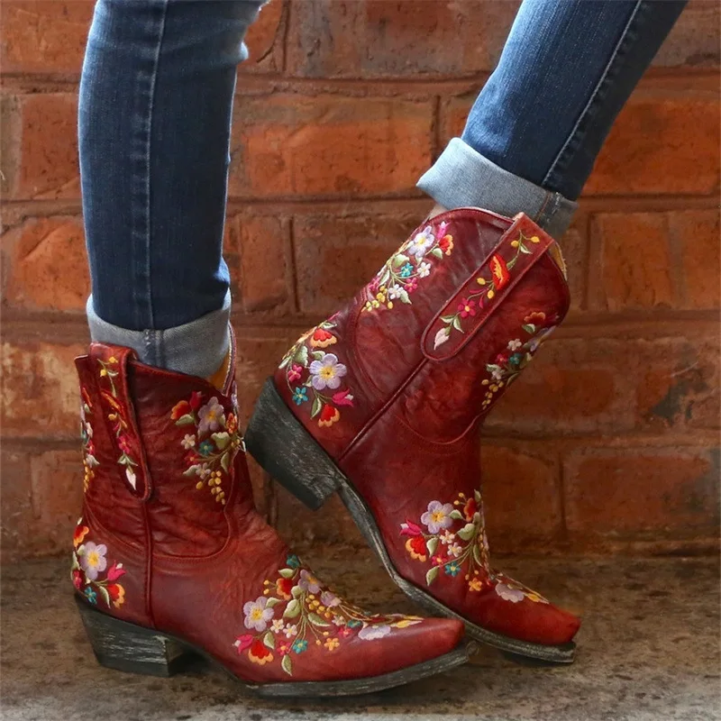 

Women Embroidered Boots Designer Luxury Winter Casual Middle Heel Women Shoes Elegant Pointy Plus Size Lady Low Barrel Boots