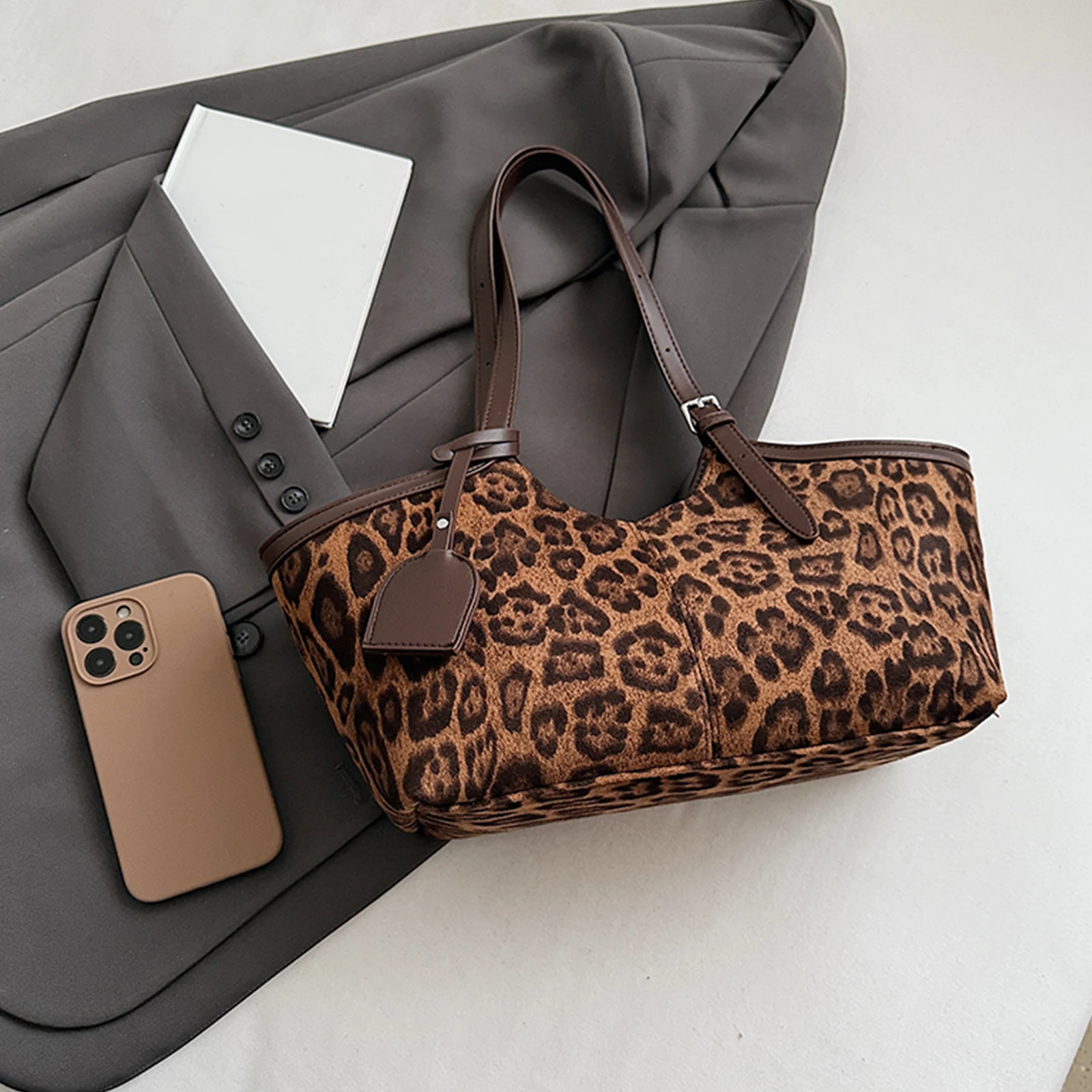 Retro Faux Suede Tote Bag Cheetah Outdoor Travel Bag Casual Commuter Bag for Girls Woman Birthday Gifts