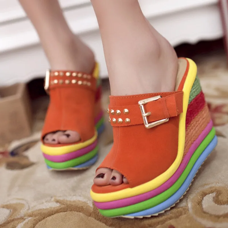 

На толстой платформе; Женские босоножки; Сезон лето; Открытый Дамские Тапочки женские Вечерние туфли на плоской нескользящей подошве, женские Клубные шлепанцы без задника с открытыми пальцами современный шлёпанцы для женщин