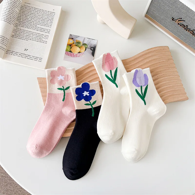 Japanese Korean Style Cartoon Tulip Flower Cute Socks Women Streetwear Skate Harajuku Kawaii Socks Autumn