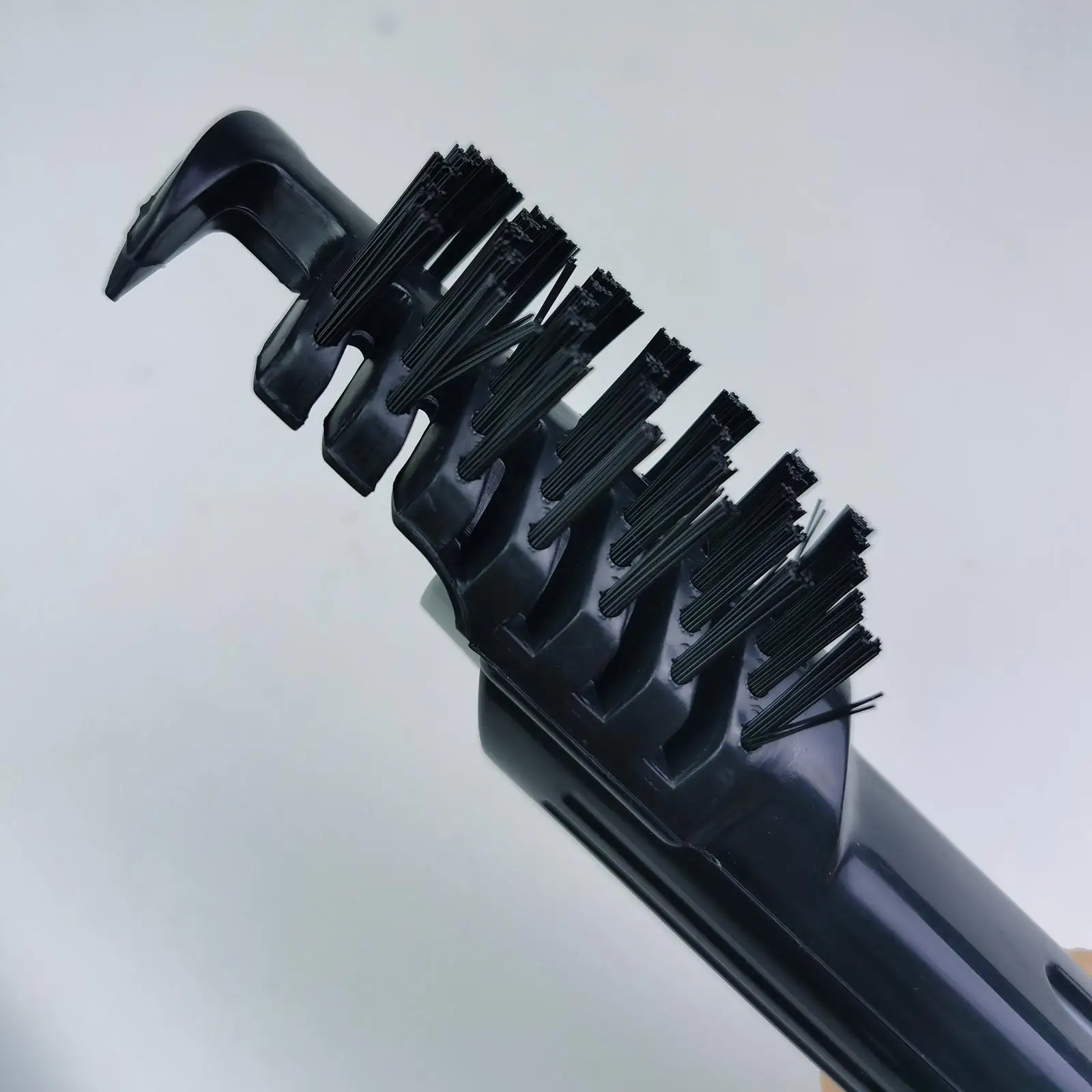 Portable Golf Club Groove Cleaning Brush with Water Spray Tube Nylon Bristles for Golf Ball Washer and Iron Sharpener